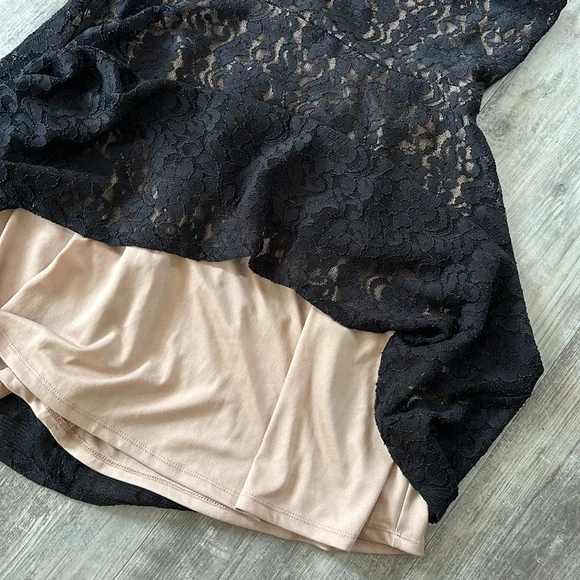 BCBG LACE - Picture 5 of 10